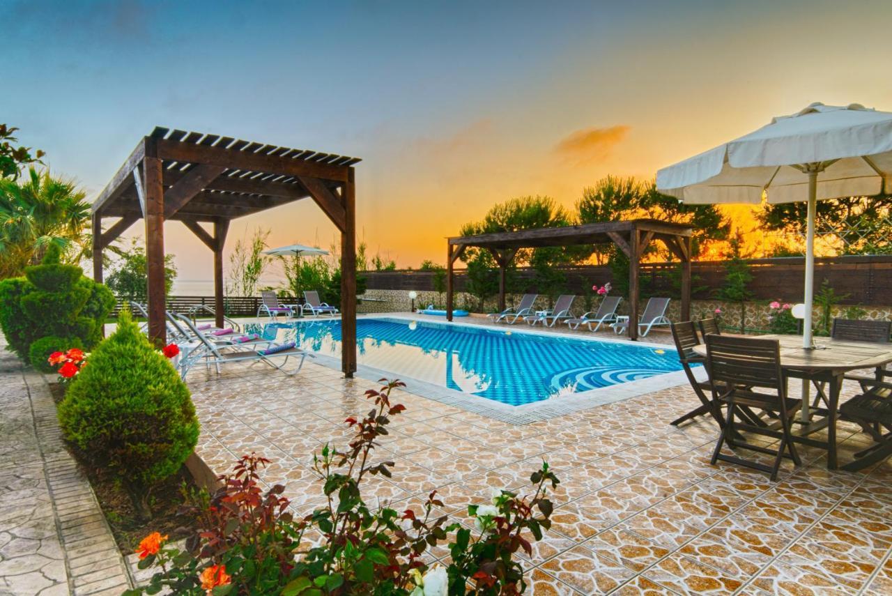 Sofia Villa Halikounas